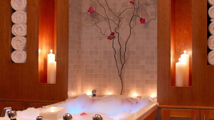 Enjoy Candle Light Bath